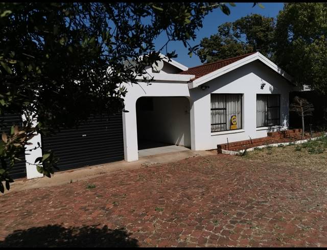 3 BEDROOM HOUSE SOLD IN MOUNTAIN VIEW